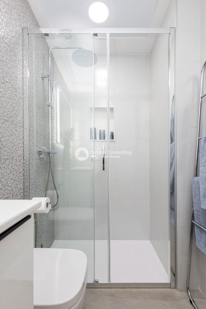 Piso en Torrevieja en venta con piscina garaje - 279.000 € (Ref: 10167937)