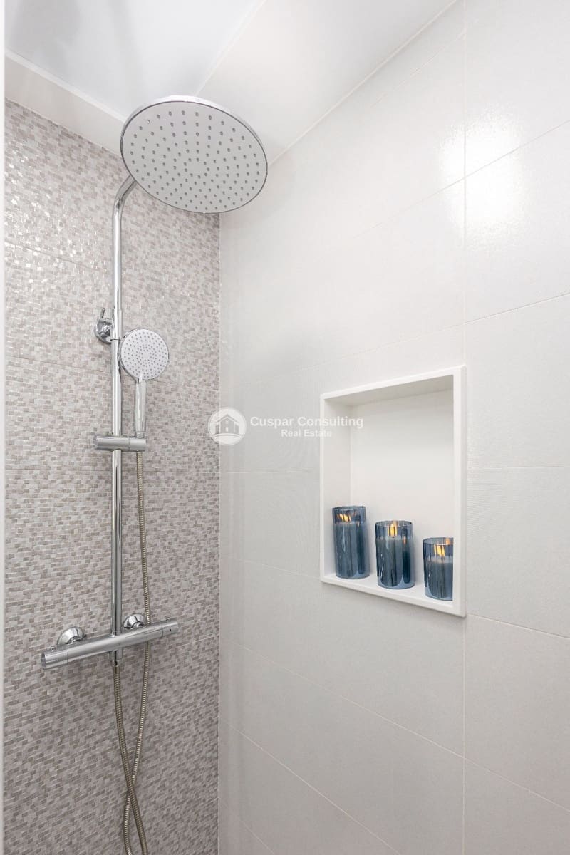Piso en Torrevieja en venta con piscina garaje - 279.000 € (Ref: 10167937)