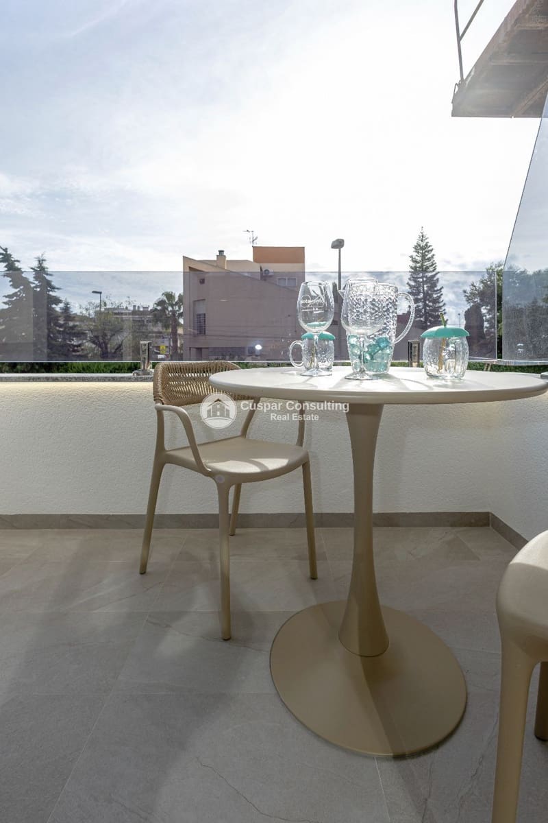 Piso en Torrevieja en venta con piscina garaje - 279.000 € (Ref: 10167937)