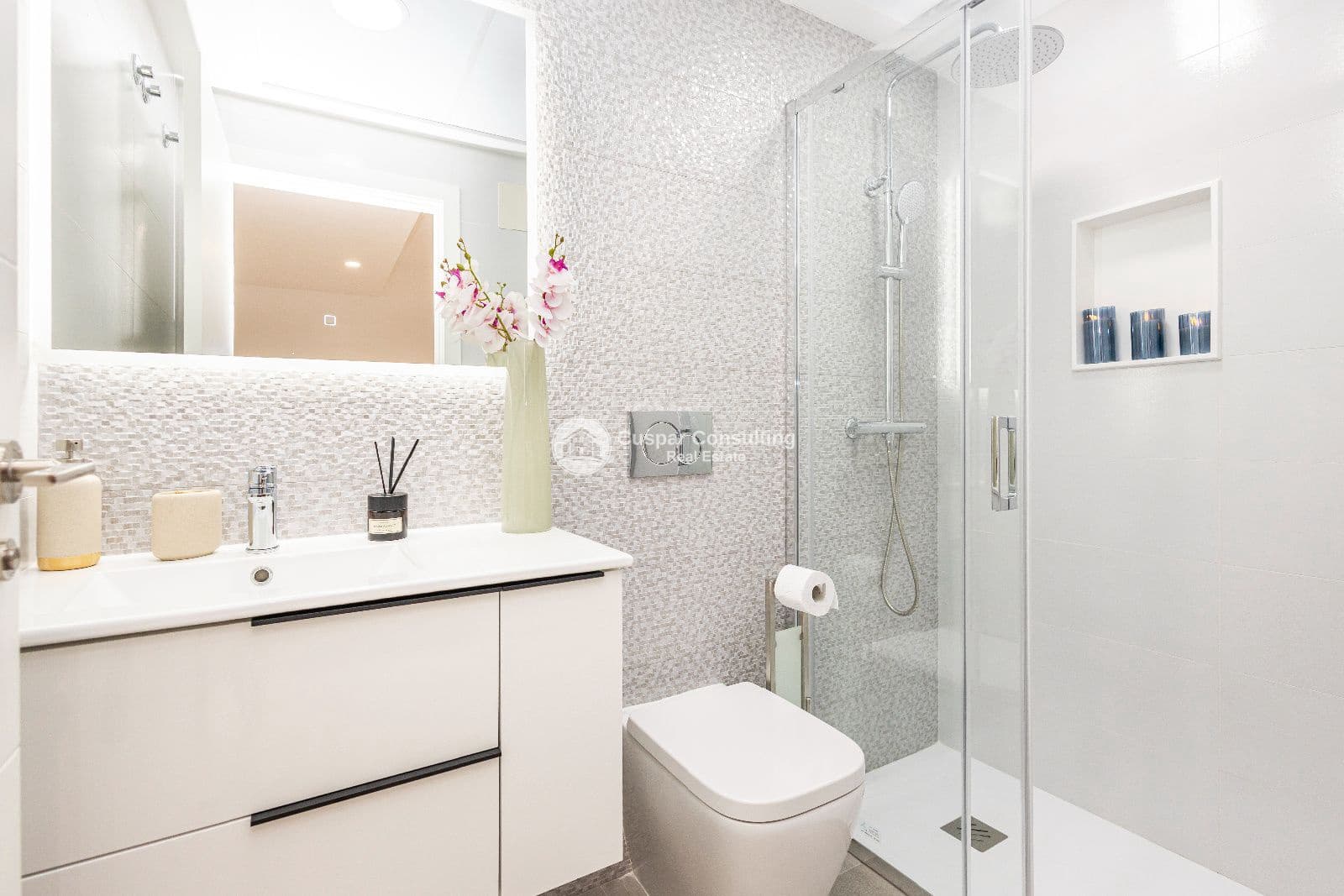 Piso en Torrevieja en venta con piscina garaje - 279.000 € (Ref: 10167937)