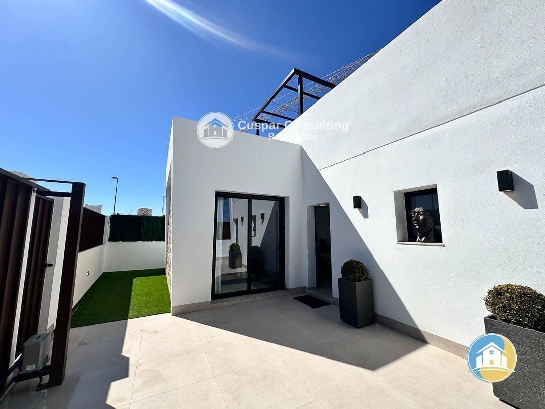 3 bedroom Villa for sale in Torre-Pacheco with pool garage - € 379,950 (Ref: 8555830)