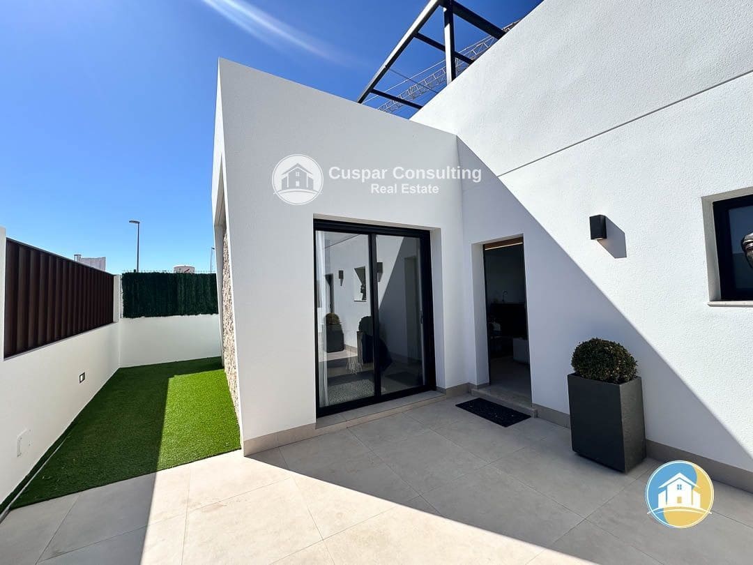 3 bedroom Villa for sale in Torre-Pacheco with pool garage - € 379,950 (Ref: 8555830)