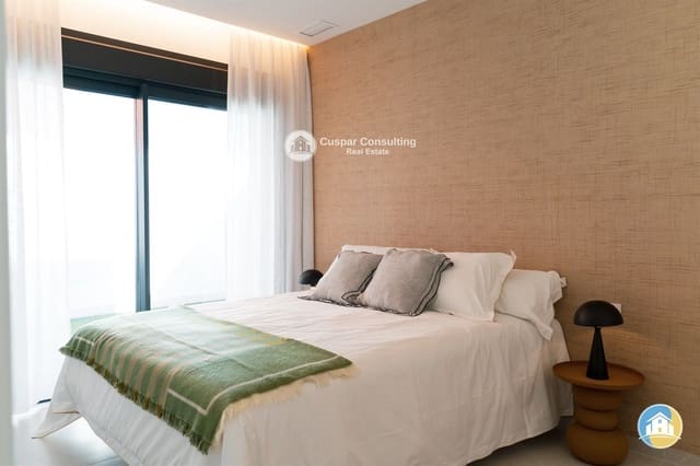 Chalet de 3 habitaciones en Rojales en venta con piscina garaje - 599.500 € (Ref: 8555842)