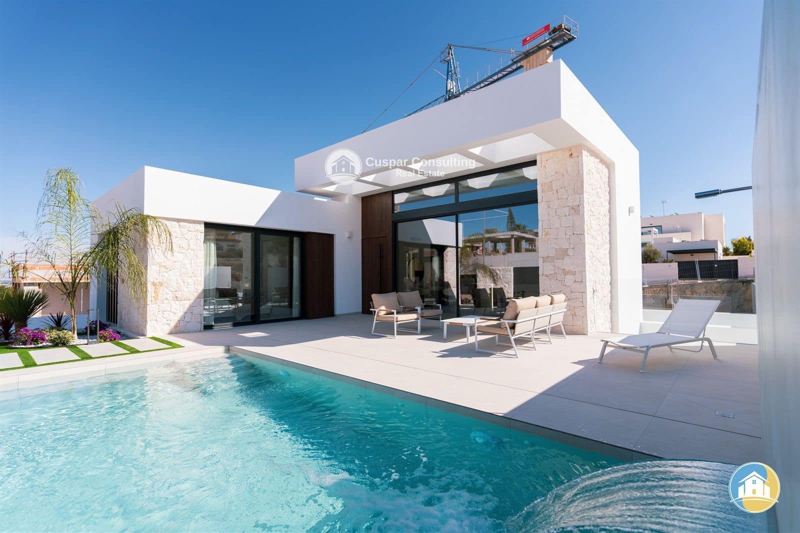 Chalet de 3 habitaciones en Rojales en venta con piscina garaje - 599.500 € (Ref: 8555842)