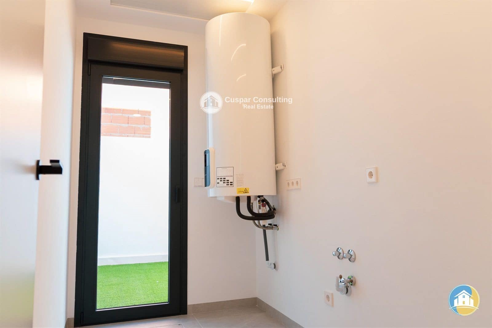 Chalet de 3 habitaciones en Rojales en venta con piscina garaje - 599.500 € (Ref: 8555842)