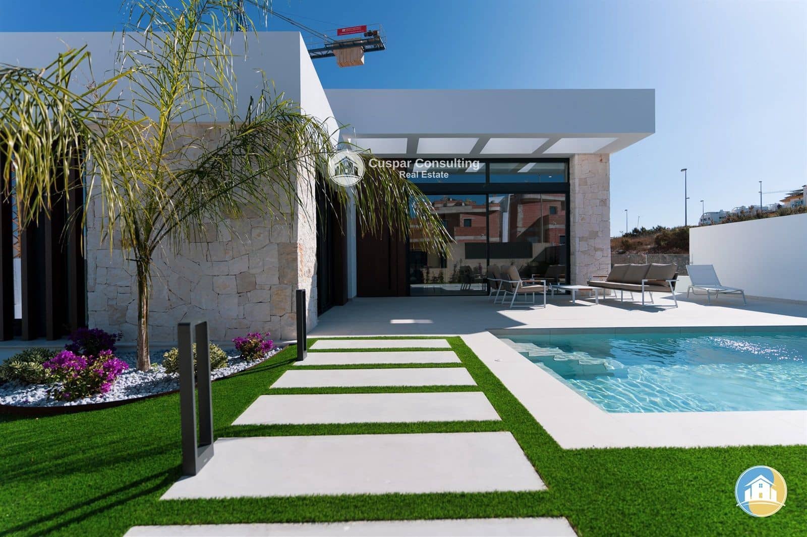 Chalet de 3 habitaciones en Rojales en venta con piscina garaje - 599.500 € (Ref: 8555842)