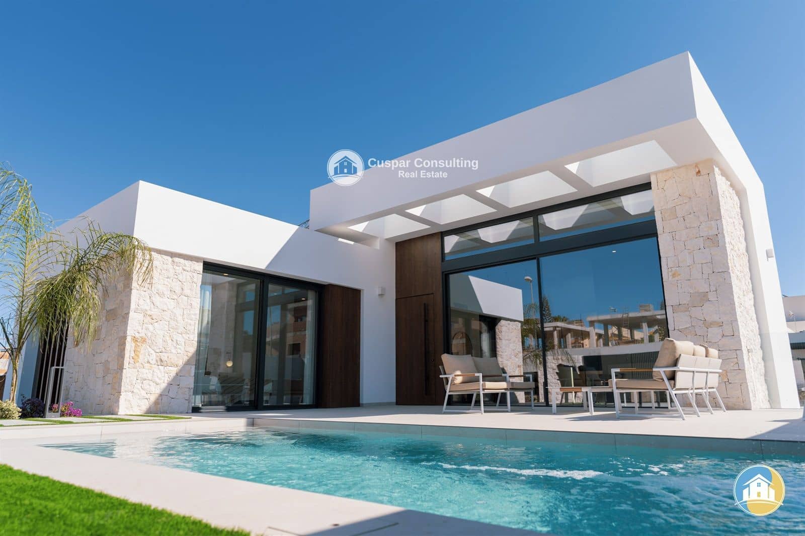 Chalet de 3 habitaciones en Rojales en venta con piscina garaje - 599.500 € (Ref: 8555842)