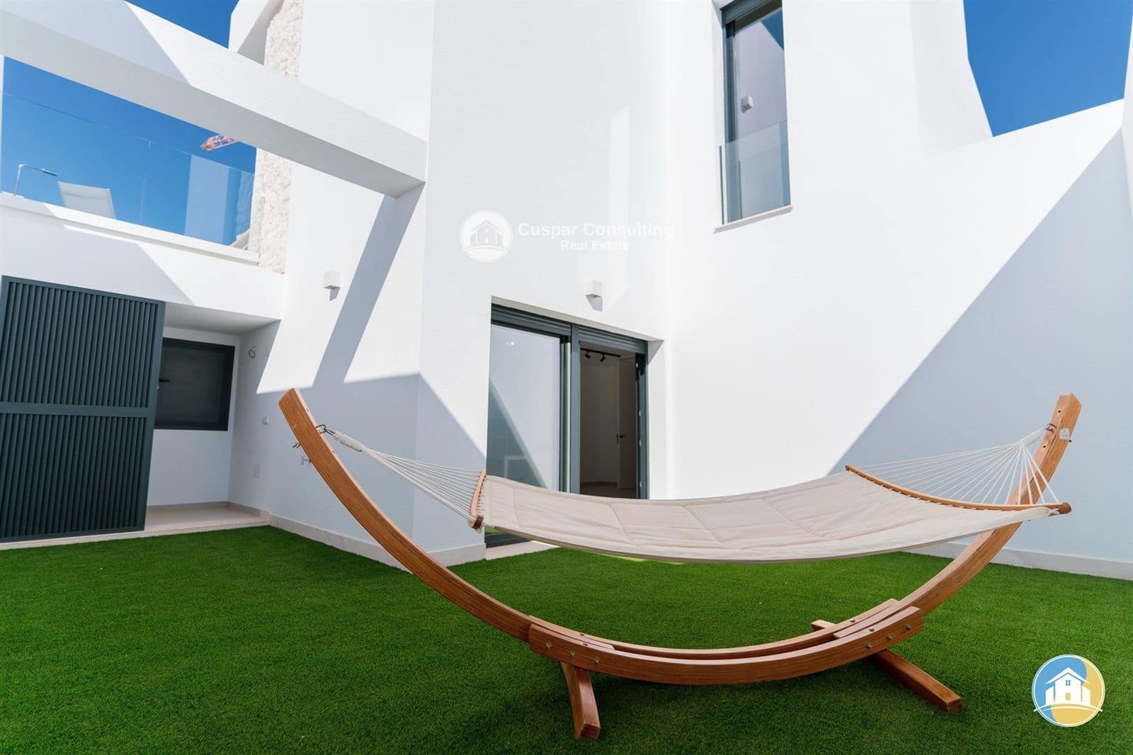 Chalet de 3 habitaciones en Rojales en venta con piscina garaje - 599.500 € (Ref: 8555842)