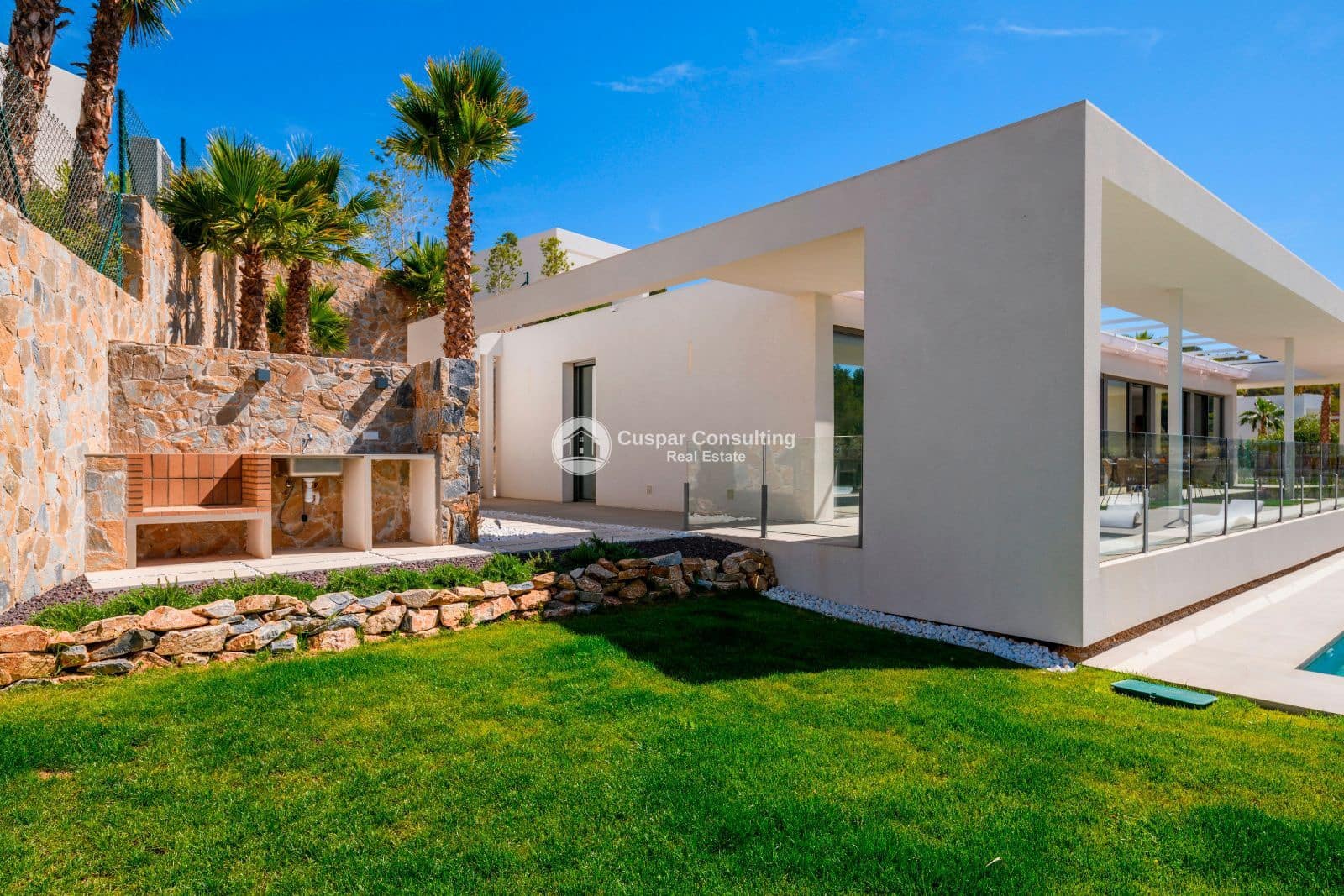 3 bedroom Villa for sale in Orihuela Costa with pool garage - € 1,385,000 (Ref: 8555852)