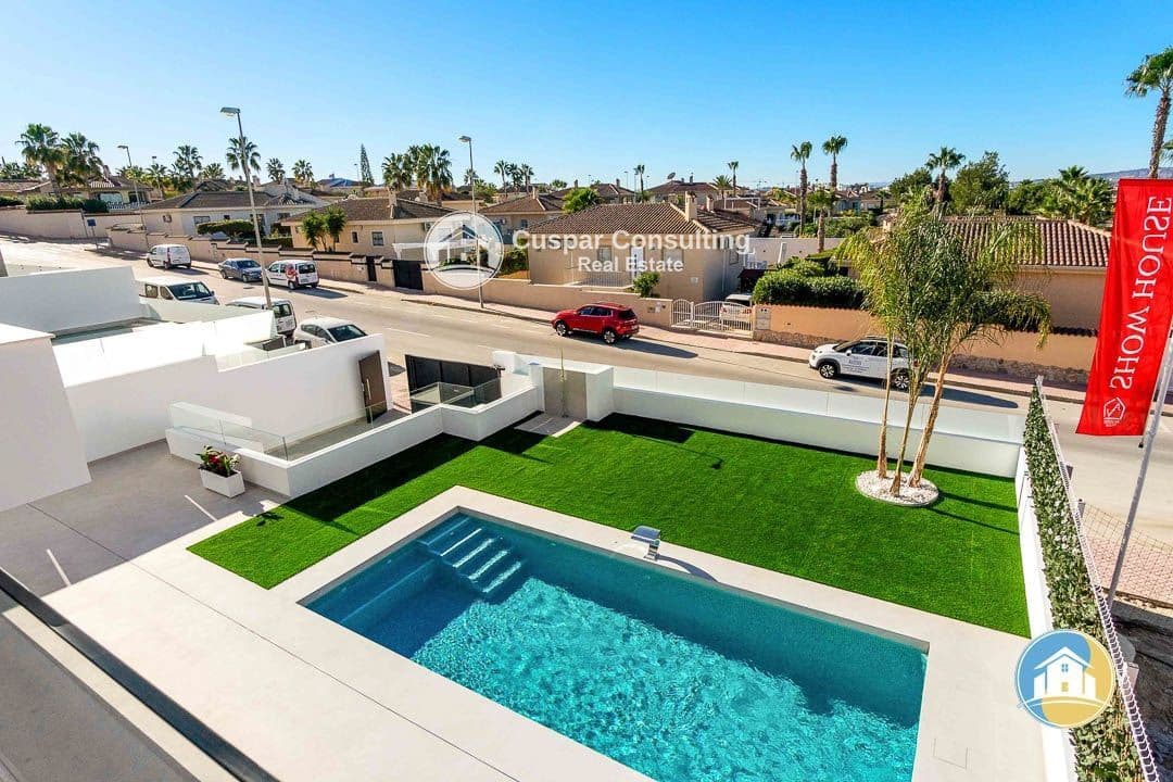 3 soverom Villa til salgs i Rojales med svømmebasseng garasje - € 649 000 (Ref: 8555863)