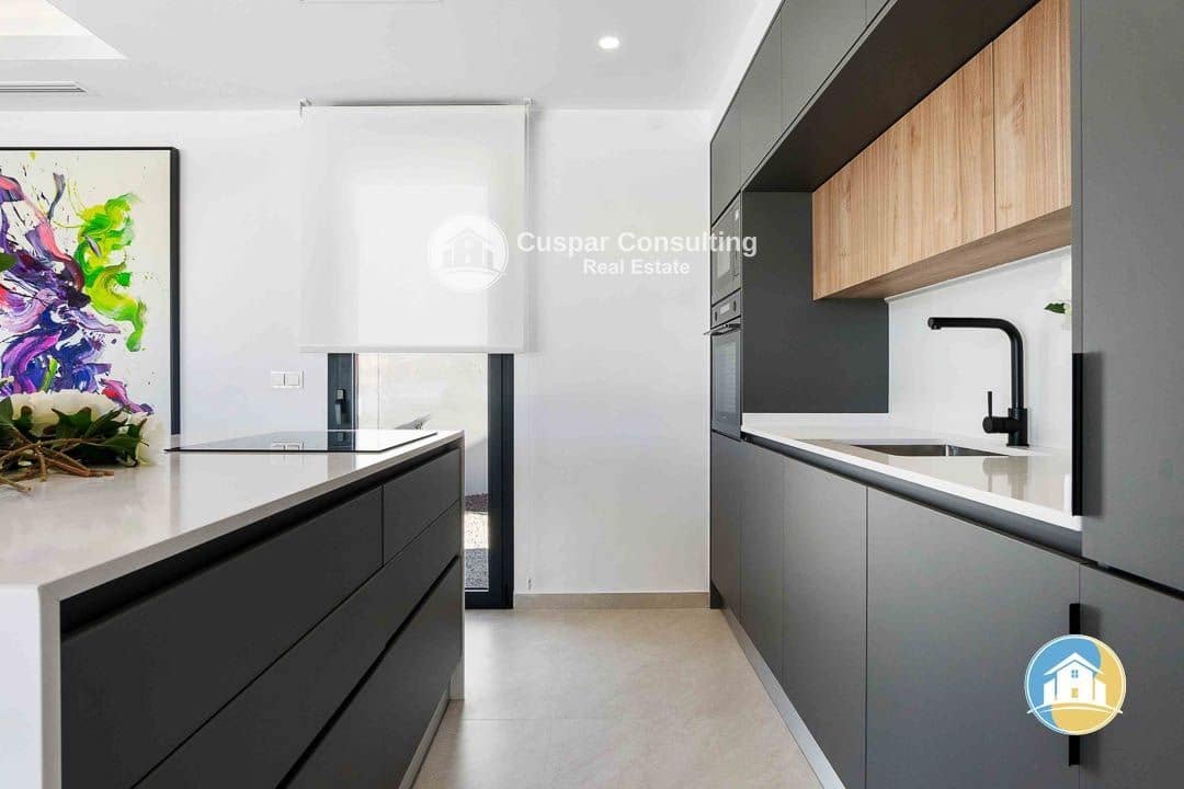 3 soverom Villa til salgs i Rojales med svømmebasseng garasje - € 649 000 (Ref: 8555863)