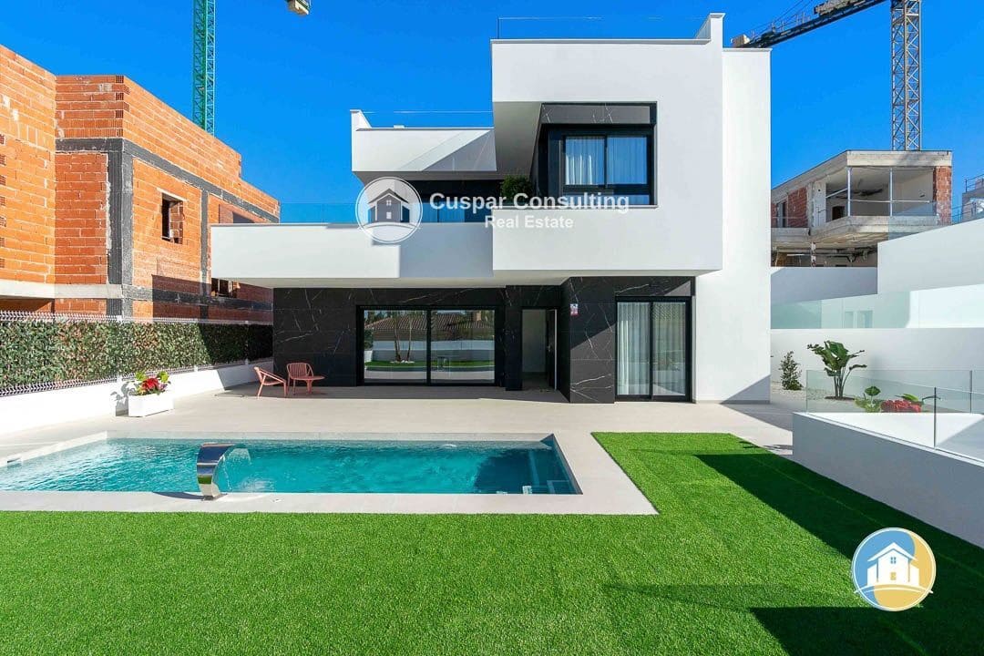 3 soverom Villa til salgs i Rojales med svømmebasseng garasje - € 649 000 (Ref: 8555863)