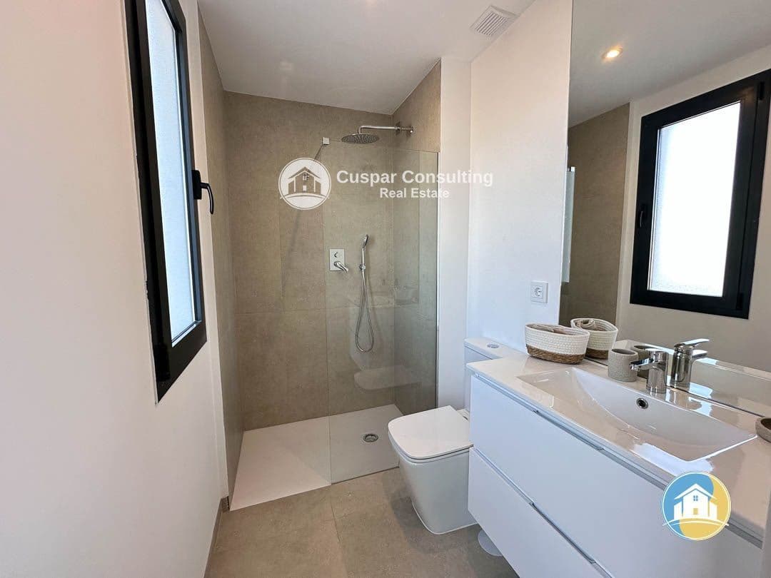 2 soverom Leilighet til salgs i Mar de Cristal med svømmebasseng garasje - € 270 000 (Ref: 8555898)