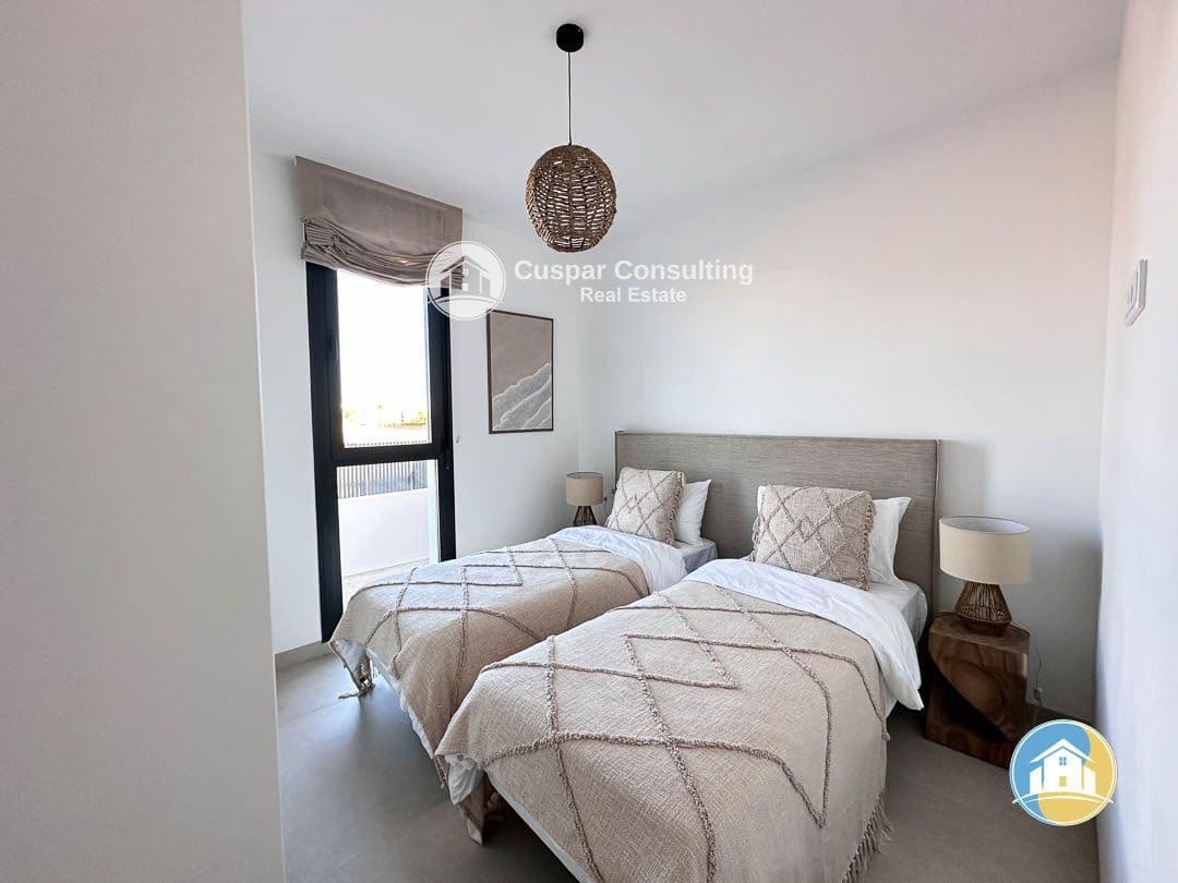 2 soverom Leilighet til salgs i Mar de Cristal med svømmebasseng garasje - € 270 000 (Ref: 8555898)