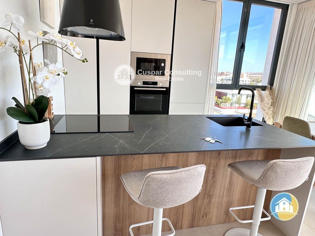 2 soverom Leilighet til salgs i Mar de Cristal med svømmebasseng garasje - € 270 000 (Ref: 8555898)