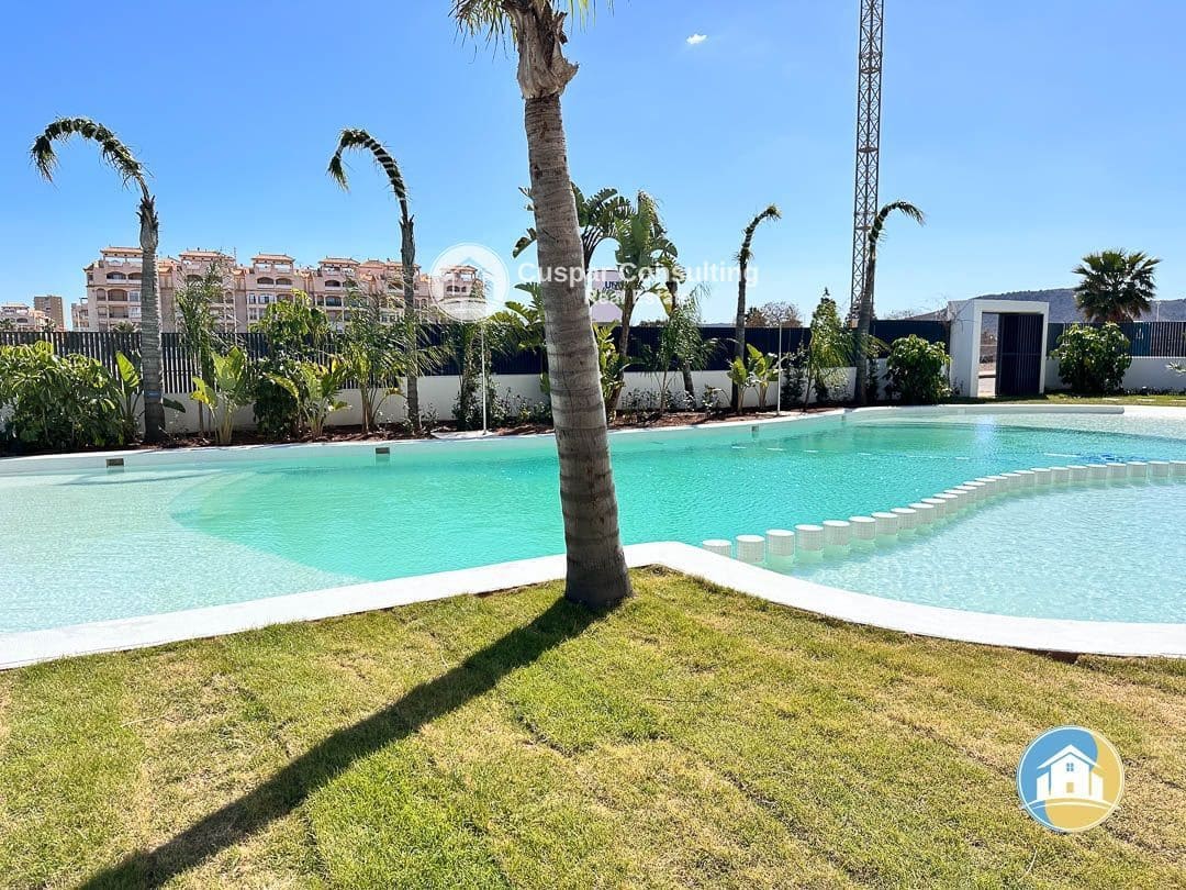 2 soverom Leilighet til salgs i Mar de Cristal med svømmebasseng garasje - € 270 000 (Ref: 8555898)