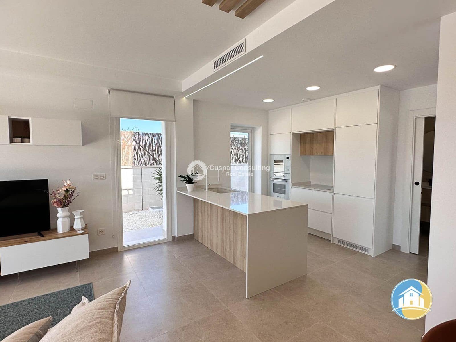 3 bedroom Villa for sale in Pilar de la Horadada with pool garage - € 469,000 (Ref: 8555903)