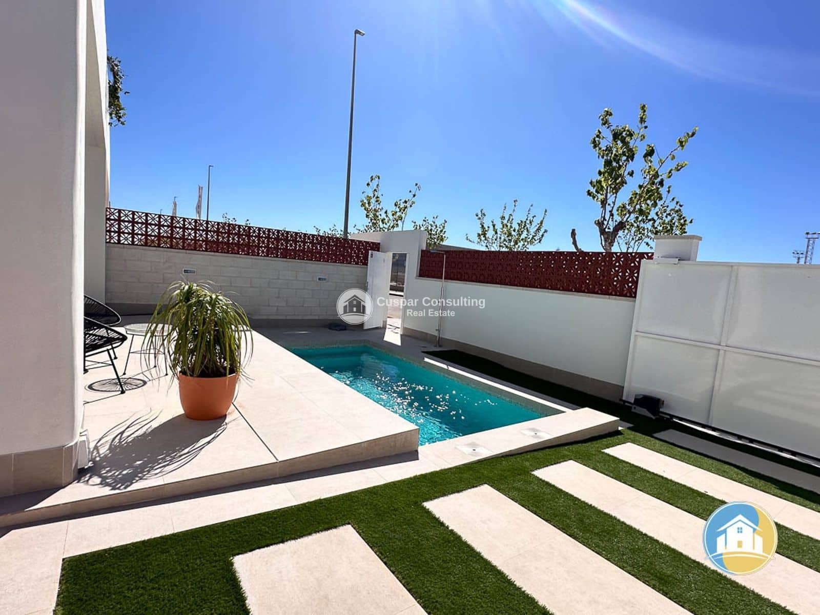 3 bedroom Villa for sale in Pilar de la Horadada with pool garage - € 469,000 (Ref: 8555903)