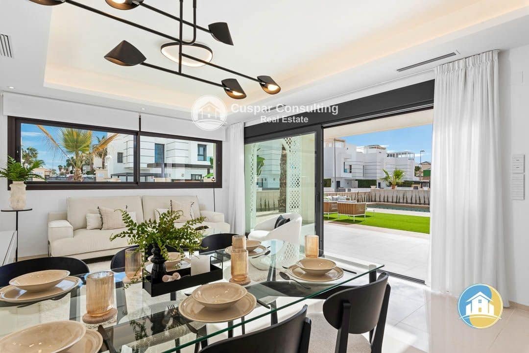 3 bedroom Villa for sale in Ciudad Quesada with pool garage - € 726,398 (Ref: 8555904)