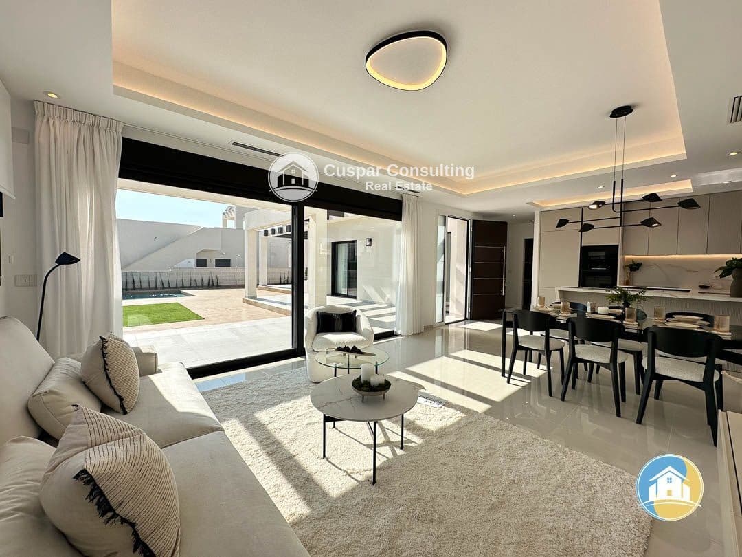 3 bedroom Villa for sale in Ciudad Quesada with pool garage - € 726,398 (Ref: 8555904)