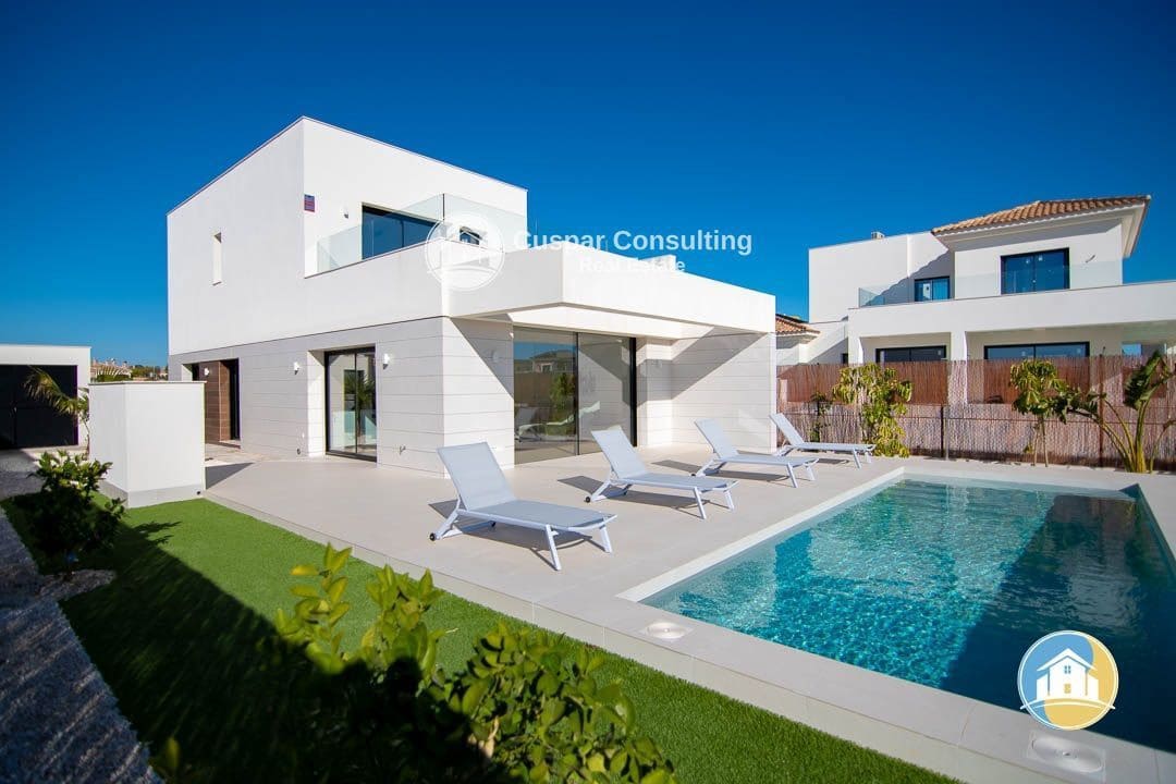 3 bedroom Villa for sale in Los Montesinos with pool garage - € 499,000 (Ref: 8555914)