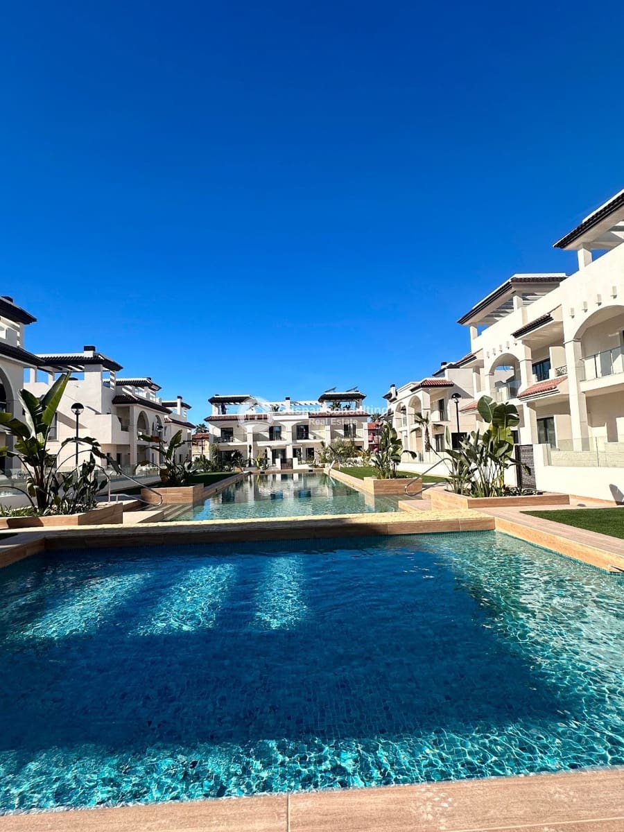 2 soveværelse Penthouse til salg i Ciudad Quesada med swimmingpool garage - € 303.000 (Ref: 8555916)