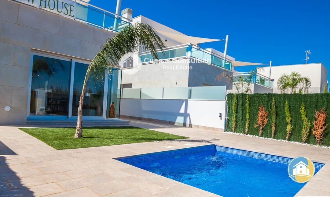 3 slaapkamer Villa te koop in Los Alcazares met zwembad garage - € 395.000 (Ref: 8555930)