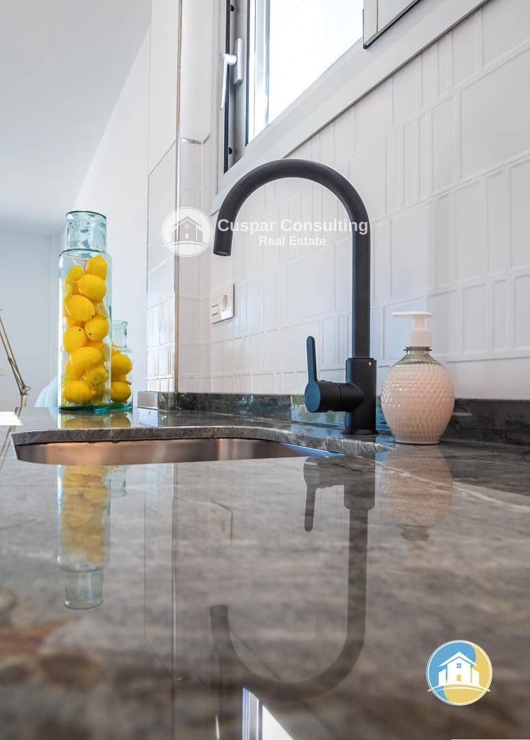 3 slaapkamer Villa te koop in Los Alcazares met zwembad garage - € 395.000 (Ref: 8555930)