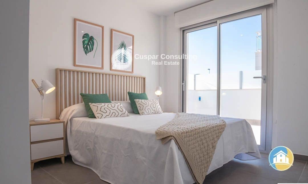 3 slaapkamer Villa te koop in Los Alcazares met zwembad garage - € 395.000 (Ref: 8555930)