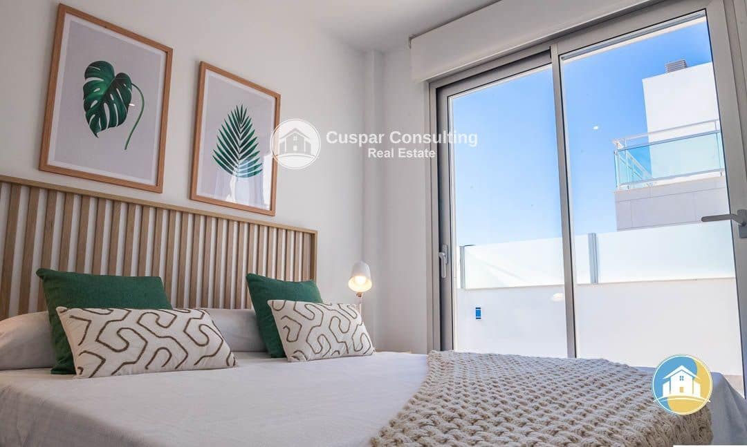 3 slaapkamer Villa te koop in Los Alcazares met zwembad garage - € 395.000 (Ref: 8555930)