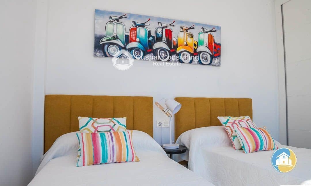 3 slaapkamer Villa te koop in Los Alcazares met zwembad garage - € 395.000 (Ref: 8555930)