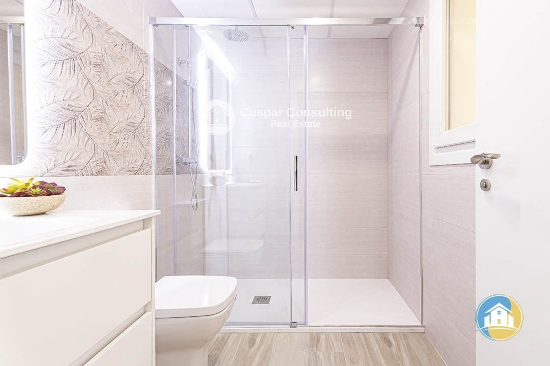 3 soveværelse Lejlighed til salg i La Manga del Mar Menor med swimmingpool garage - € 350.000 (Ref: 8555931)