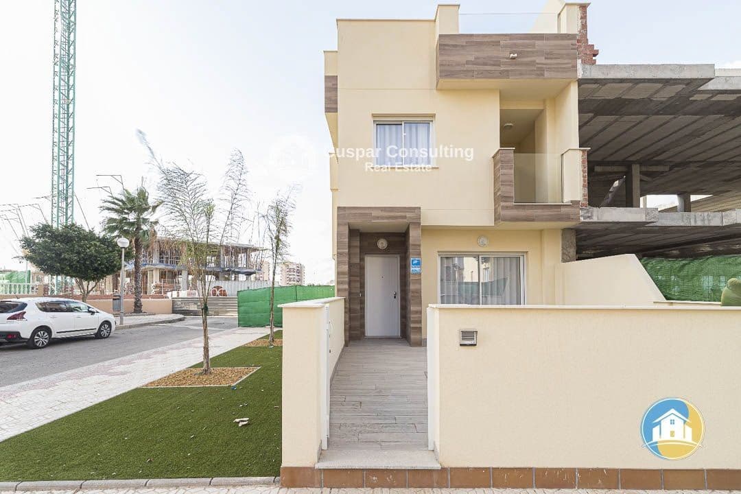 3 soveværelse Lejlighed til salg i La Manga del Mar Menor med swimmingpool garage - € 350.000 (Ref: 8555931)