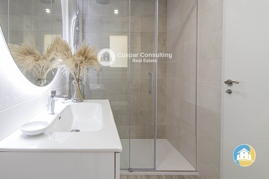 3 soveværelse Lejlighed til salg i La Manga del Mar Menor med swimmingpool garage - € 350.000 (Ref: 8555931)