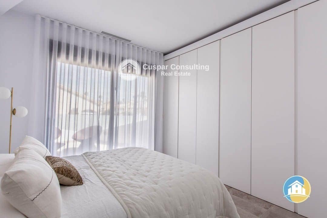 3 soverom Villa til salgs i Orihuela Costa med svømmebasseng garasje - € 499 000 (Ref: 8555943)