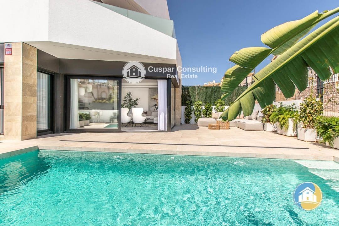 3 soverom Villa til salgs i Orihuela Costa med svømmebasseng garasje - € 499 000 (Ref: 8555943)
