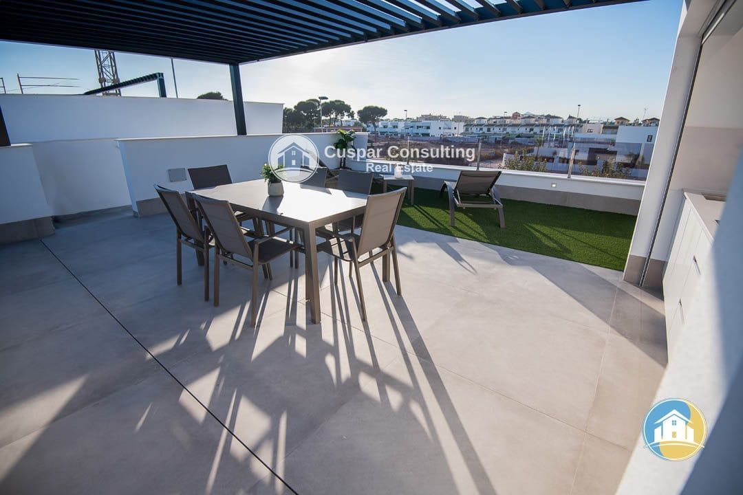 3 makuuhuone Huvila myytävänä paikassa Santiago de la Ribera mukana uima-altaan 
autotalli - 595 000 € (Ref: 8555947)