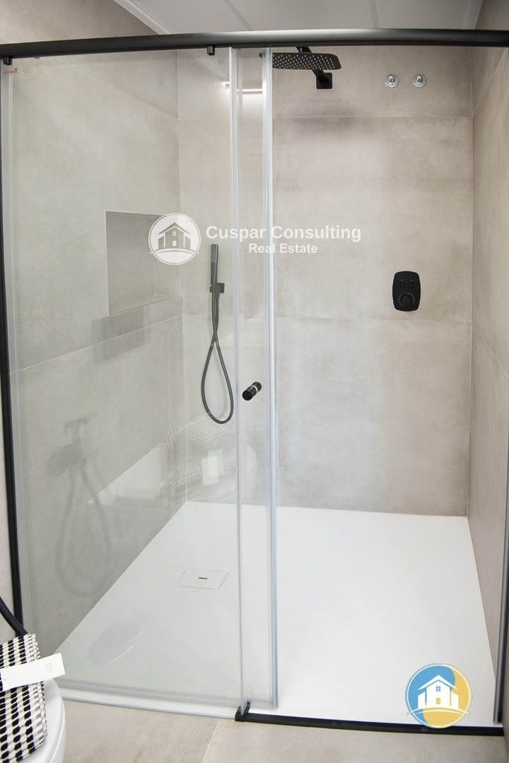 3 makuuhuone Huvila myytävänä paikassa Santiago de la Ribera mukana uima-altaan 
autotalli - 595 000 € (Ref: 8555947)