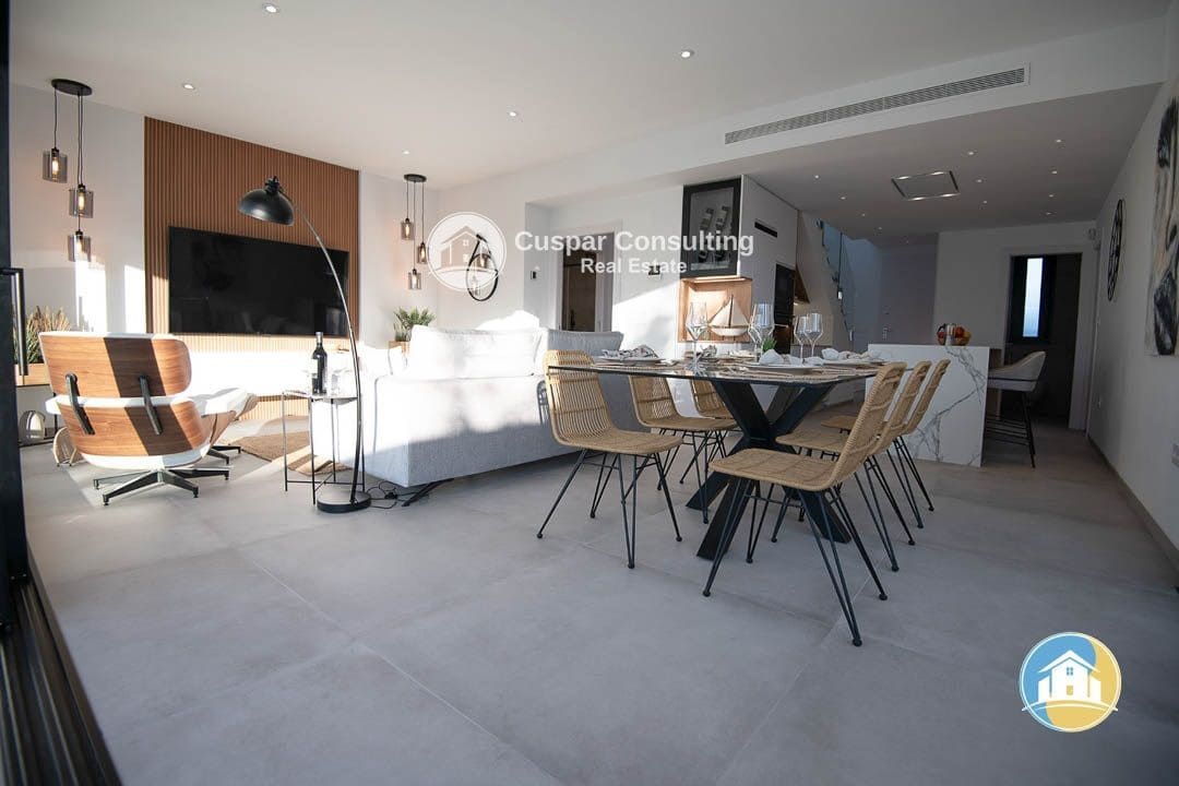 3 makuuhuone Huvila myytävänä paikassa Santiago de la Ribera mukana uima-altaan 
autotalli - 595 000 € (Ref: 8555947)