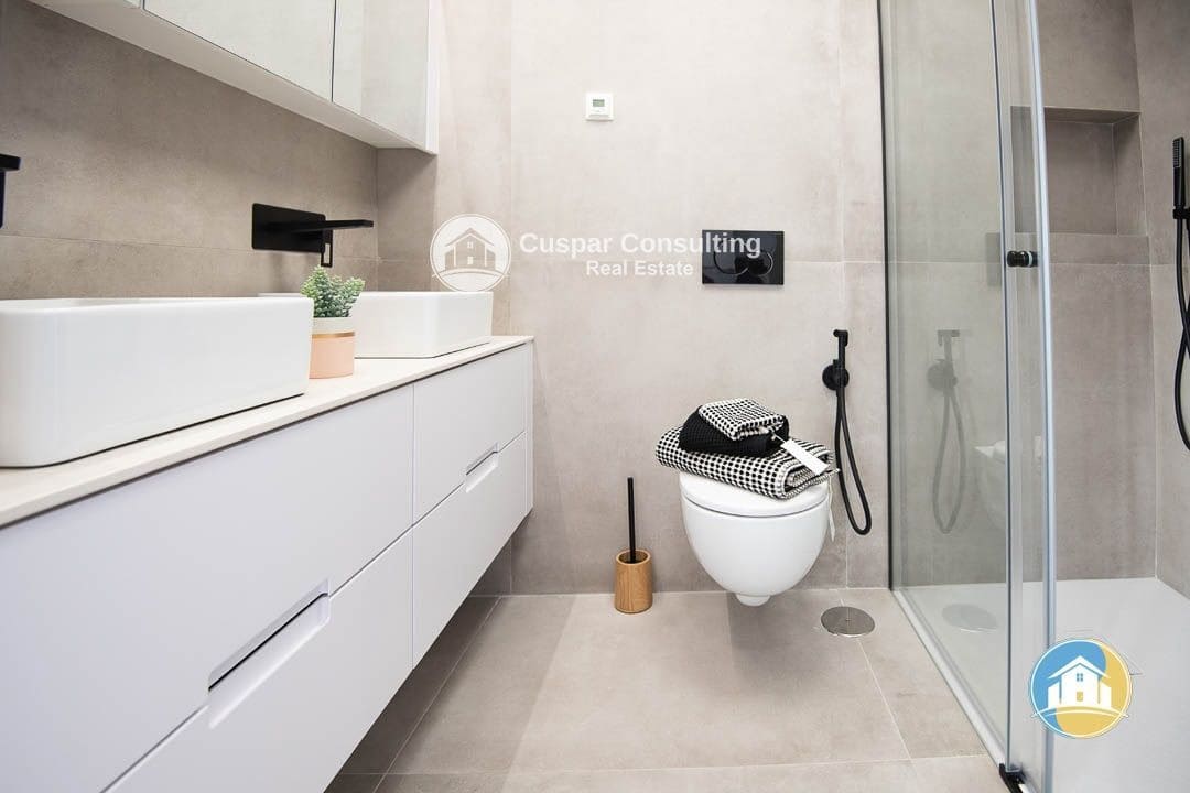 3 makuuhuone Huvila myytävänä paikassa Santiago de la Ribera mukana uima-altaan 
autotalli - 595 000 € (Ref: 8555947)