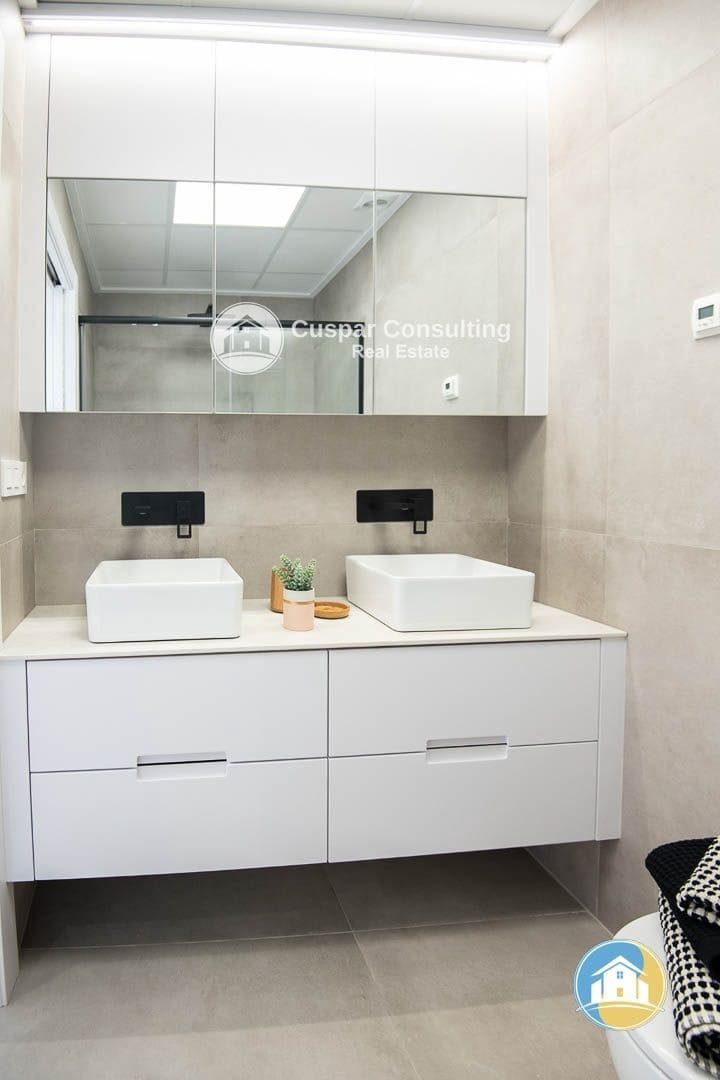 3 makuuhuone Huvila myytävänä paikassa Santiago de la Ribera mukana uima-altaan 
autotalli - 595 000 € (Ref: 8555947)