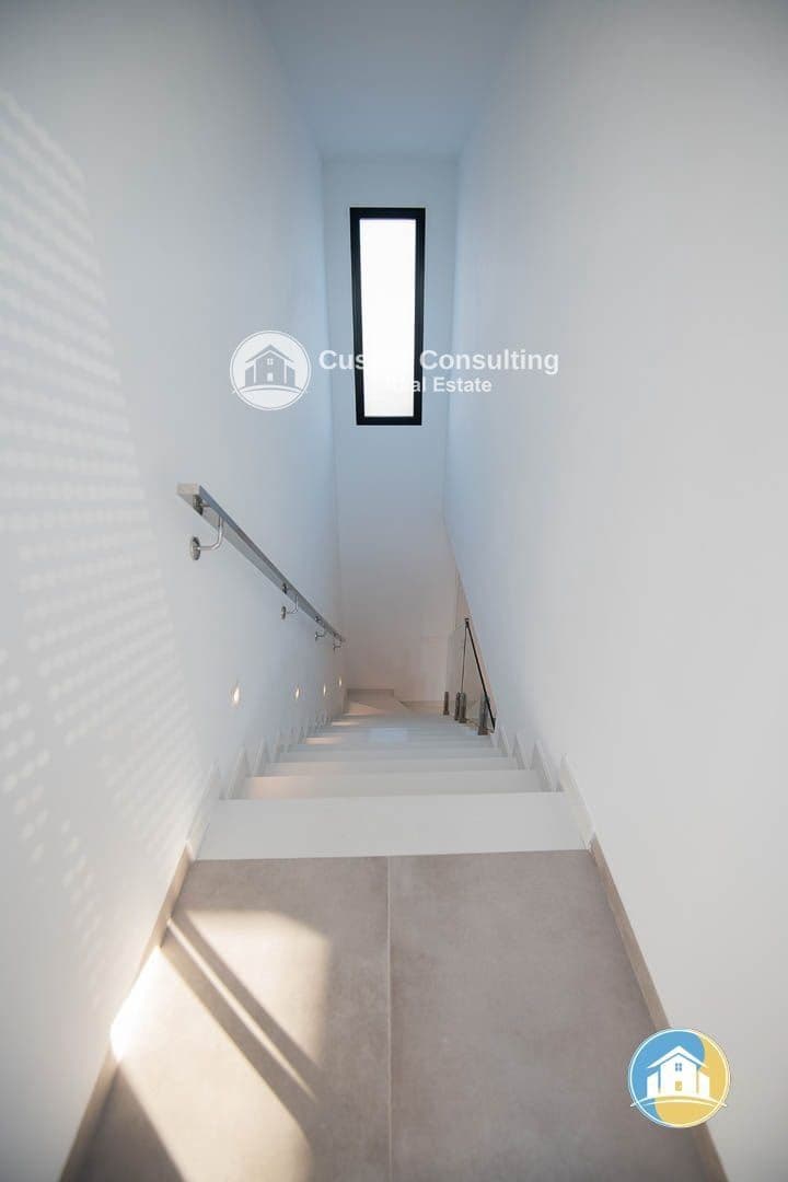 3 makuuhuone Huvila myytävänä paikassa Santiago de la Ribera mukana uima-altaan 
autotalli - 595 000 € (Ref: 8555947)