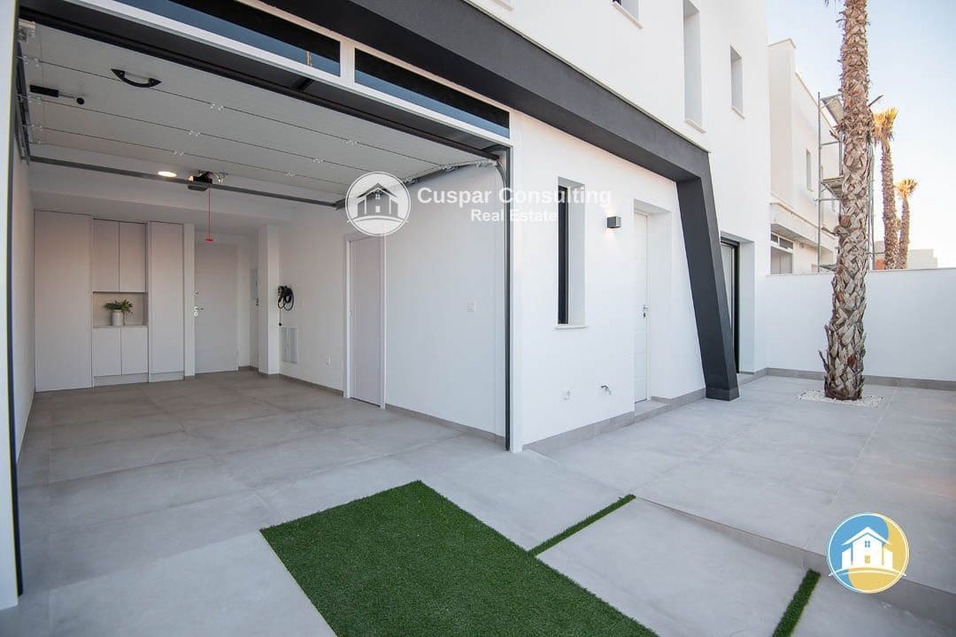 3 makuuhuone Huvila myytävänä paikassa Santiago de la Ribera mukana uima-altaan 
autotalli - 595 000 € (Ref: 8555947)