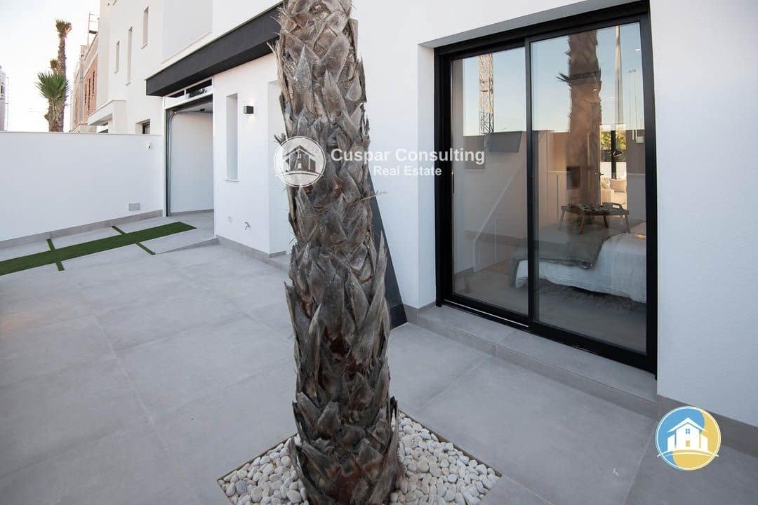 3 makuuhuone Huvila myytävänä paikassa Santiago de la Ribera mukana uima-altaan 
autotalli - 595 000 € (Ref: 8555947)