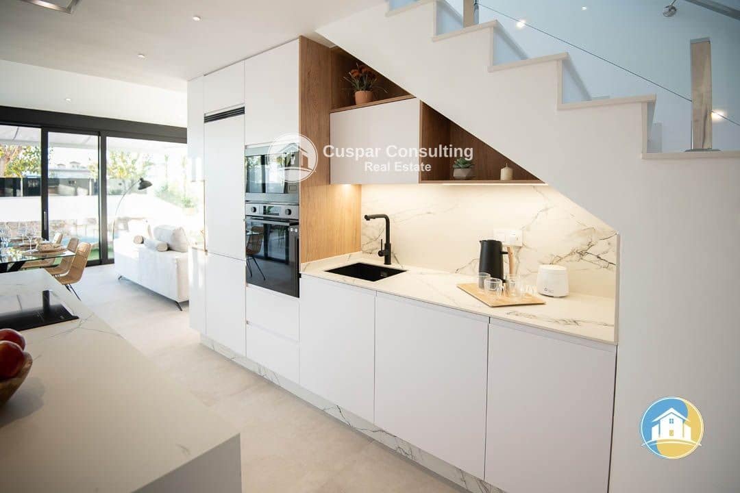 3 makuuhuone Huvila myytävänä paikassa Santiago de la Ribera mukana uima-altaan 
autotalli - 595 000 € (Ref: 8555947)