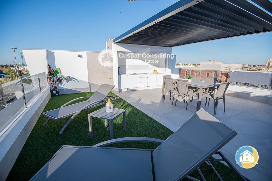 3 makuuhuone Huvila myytävänä paikassa Santiago de la Ribera mukana uima-altaan 
autotalli - 595 000 € (Ref: 8555947)