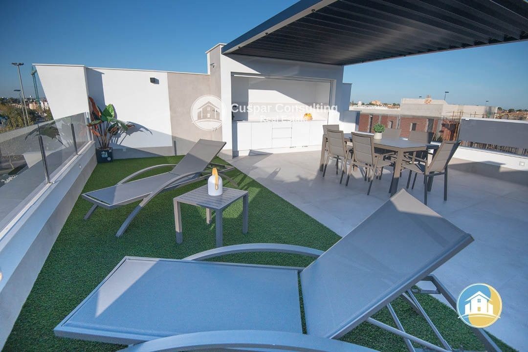 3 makuuhuone Huvila myytävänä paikassa Santiago de la Ribera mukana uima-altaan 
autotalli - 595 000 € (Ref: 8555947)