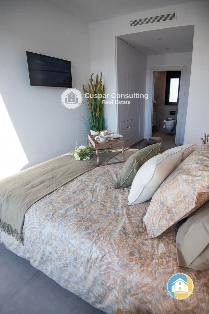 3 makuuhuone Huvila myytävänä paikassa Santiago de la Ribera mukana uima-altaan 
autotalli - 595 000 € (Ref: 8555947)