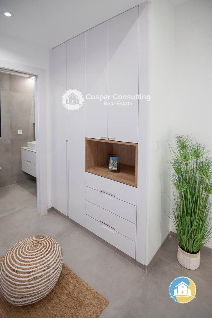 3 makuuhuone Huvila myytävänä paikassa Santiago de la Ribera mukana uima-altaan 
autotalli - 595 000 € (Ref: 8555947)