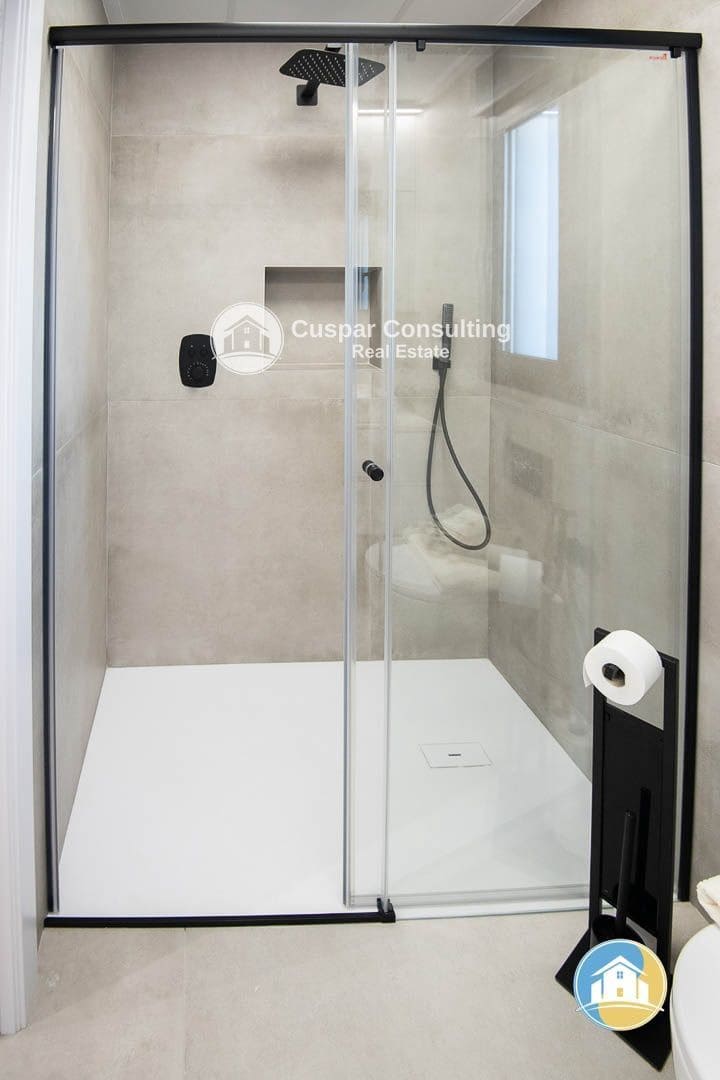 3 makuuhuone Huvila myytävänä paikassa Santiago de la Ribera mukana uima-altaan 
autotalli - 595 000 € (Ref: 8555947)